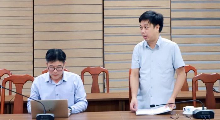 Ông Lưu Ngọc Lương (bên phải), Trưởng phòng Kinh tế tập thể, Cục Phát triển doanh nghiệp tư nhân và kinh tế tập thể (Bộ Tài chính)