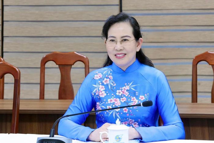 Bà Lê Thị Thủy, Ủy viên TƯ Đảng, Phó Chủ tịch UBTƯ MTTQ Việt Nam, Chủ tịch Hội LHPN Việt Nam