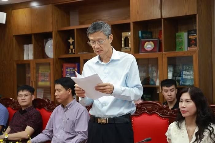 TS. Nguyễn Khắc Khanh, Chủ tịch Hiệp hội Sách giáo dục và Học liệu điện tử Việt Nam chia sẻ suy nghĩ tại Lễ kí kết