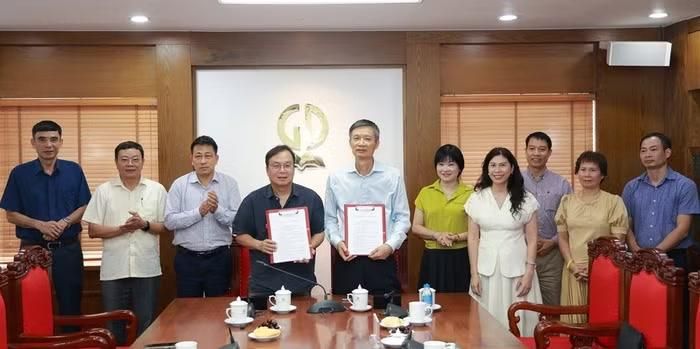 Lễ kí kết Thỏa thuận hợp tác giữa NXBGDVN và Hiệp hội Sách giáo dục và Học liệu điện tử Việt Nam