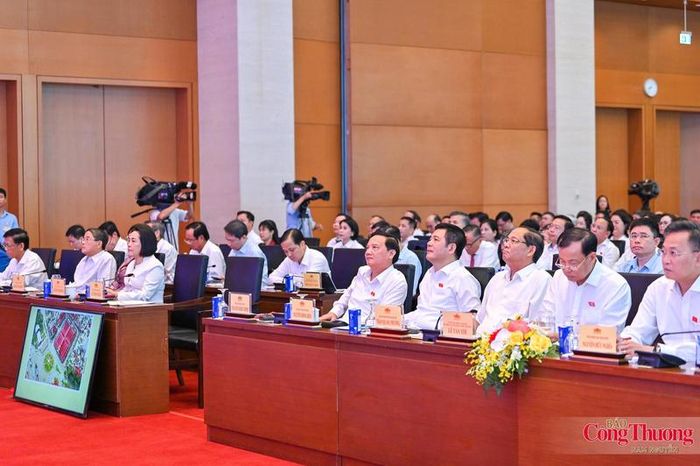 Các đại biểu tham dự Diễn đàn.