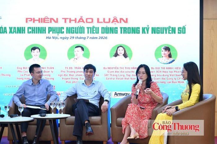 Bà Nguyễn Quỳnh Anh, Phó Chủ tịch Ủy ban Cạnh tranh Quốc gia tại Phiên thảo luận: "Để hàng hóa xanh chinh phục người tiêu dùng trong kỷ nguyên số" trong khuôn khổ hội thảo "Ngành thực phẩm và hàng tiêu dùng nhanh trước làn sóng tiêu dùng xanh và chuyển đổi số" diễn ra ngày 29/7