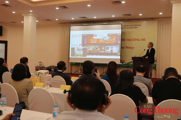 Ông Ito Athsushi, Hiệp hội Bản quyền sách điện tử Nhật Bản trình bày tham luận "Bảo vệ bản quyền truyện tranh". 