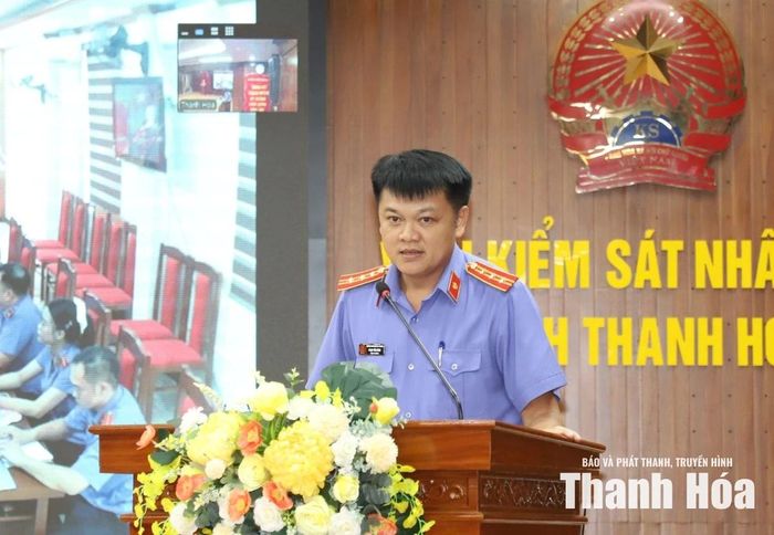 Đại biểu tham luận tại hội nghị.