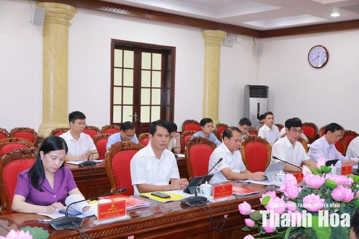 Các đồng chí Ủy viên Ban Thường vụ Tỉnh ủy dự hội nghị.
