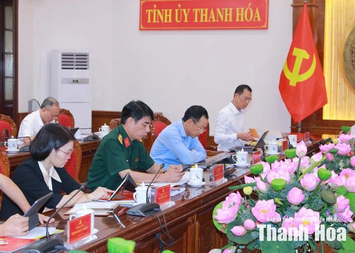 Các đồng chí Ủy viên Ban Thường vụ Tỉnh ủy dự hội nghị.
