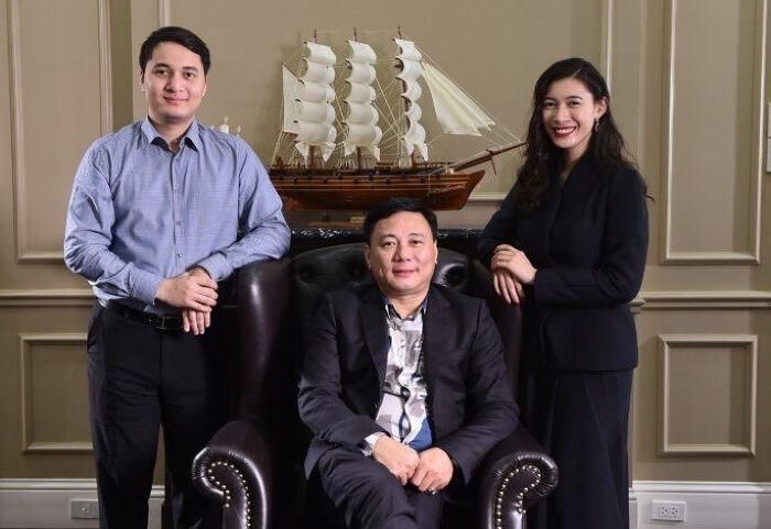 Doanh nhân Nguyễn Tuấn Hải (giữa) cùng con trai Nguyễn Minh Nhật và con gái Nguyễn Ngọc Mỹ. 