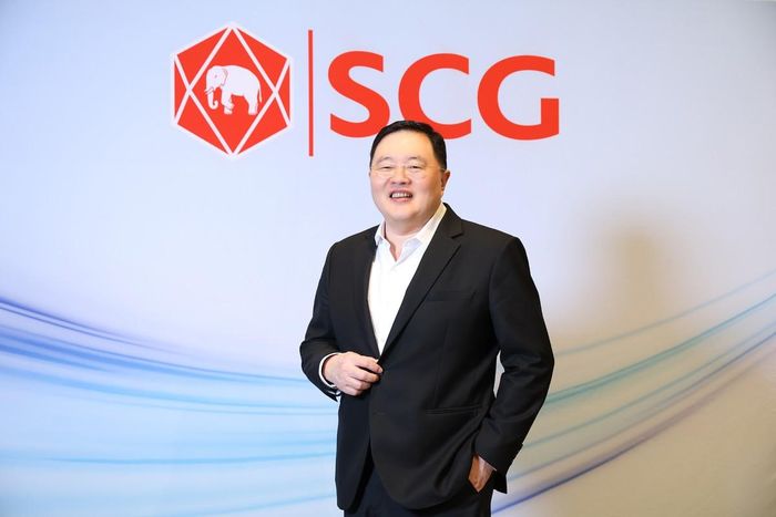 Ông Thammasak Sethaudom, Chủ tịch kiêm Giám đốc điều hành Tập đoàn SCG, công bố kết quả kinh doanh nửa đầu năm 2026 của Tập đoàn và tái khẳng định cam kết đồng hành lâu dài tại Việt Nam.