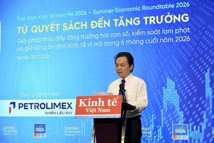 GS.TS Hoàng Văn Cường, Phó Chủ tịch Hội Khoa học Kinh tế Việt Nam phát biểu tại Tọa đàm. Ảnh: Việt Dũng