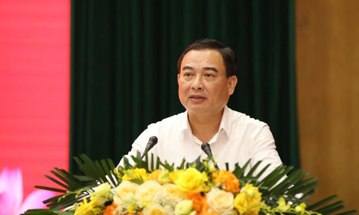 Đồng chí Vũ Trí Hải trao đổi, làm rõ một số vấn đề được các đại biểu nêu ra.