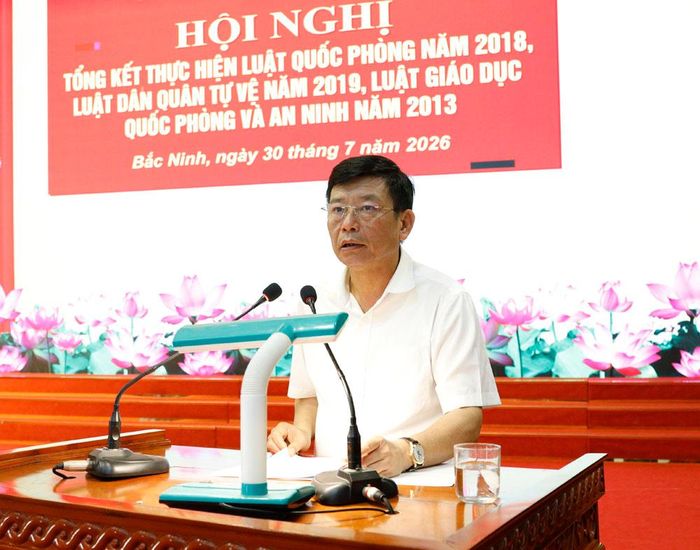  Đồng chí Ngô Tân Phượng phát biểu kết luận hội nghị. 