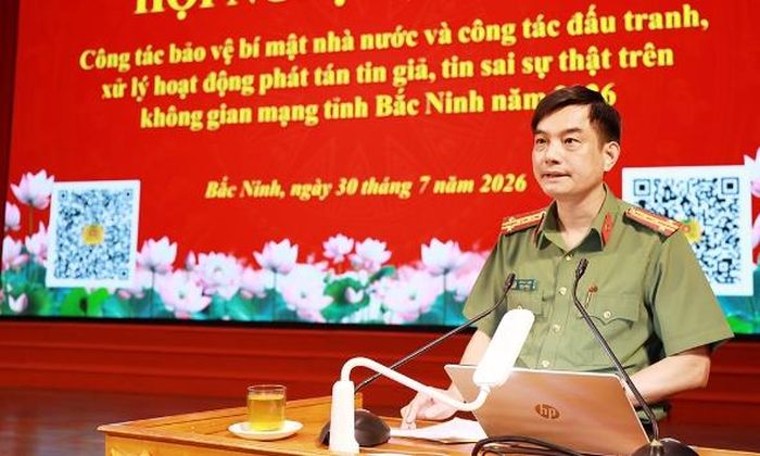  Đại tá Đỗ Đức Trịnh quán triệt một số nội dung tới đại biểu dự hội nghị tập huấn công tác bảo vệ bí mật Nhà nước. 