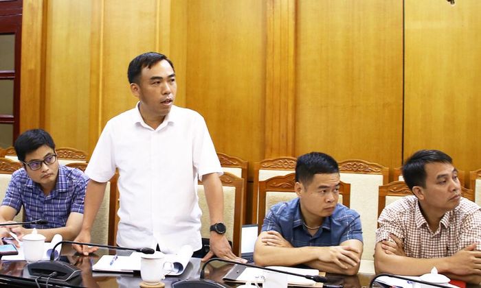 Đại diện lãnh đạo Ban Quản lý bảo trì đường bộ Bắc Ninh báo cáo tiến độ thực hiện công tác bảo trì các dự án. 