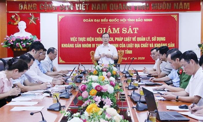 Đồng chí Trần Văn Tuấn chủ trì buổi giám sát.