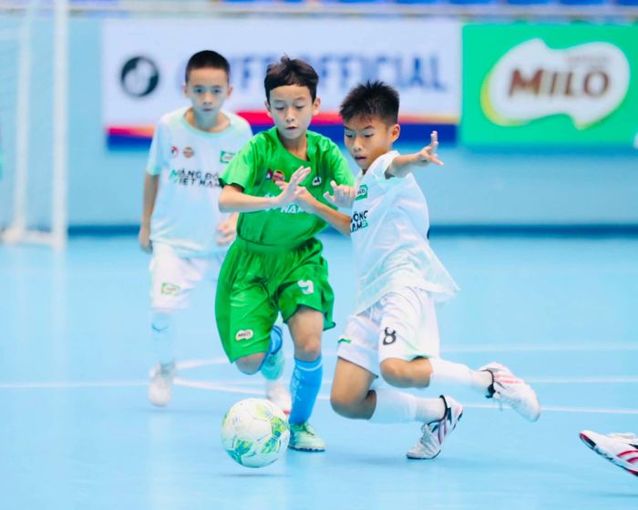 U.11 Văn Tâm Đồng Nai (áo xanh) dừng bước ở vòng bảng khi để thua U.11 Hưng Yên 1-2 ở lượt đấu cuối bảng E. Nguồn: Facebook