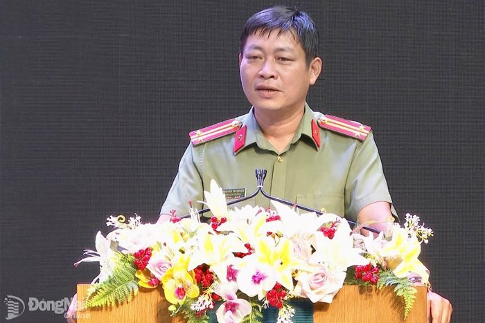 Trung tá Nguyễn Thanh Hải, Phòng An ninh mạng và phòng, chống tội phạm sử dụng công nghệ cao, Công an thành phố Đồng Nai, trình bày chuyên đề tại chương trình tập huấn. Ảnh: Quốc Việt