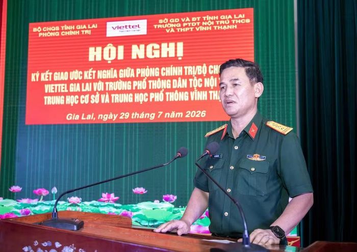  Đại tá Võ Tấn Tài - Chính ủy Bộ CHQS tỉnh phát biểu tại hội nghị. Ảnh: Anh Tuấn 