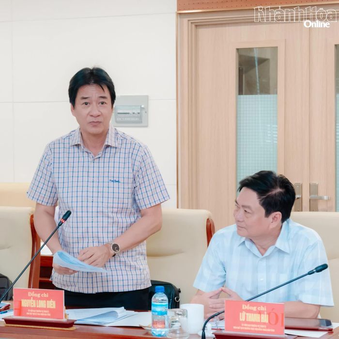 Đồng chí Nguyễn Long Biên - Ủy viên Ban Thường vụ Tỉnh ủy, Phó Chủ tịch Thường trực UBND tỉnh phát biểu tại hội nghị.