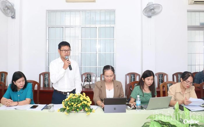 Đại diện phường Bắc Cam Ranh phát biểu ý kiến.