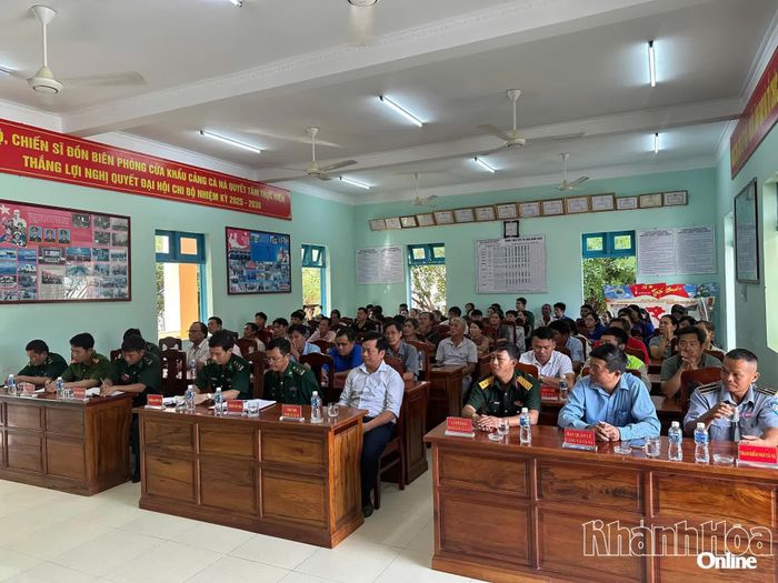 Các đại biểu tham dự hội nghị.