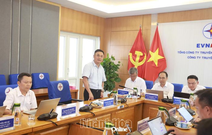 Giám đốc Công ty Truyền tải điện 3 Nguyễn Công Thắng phát biểu tại hội nghị.