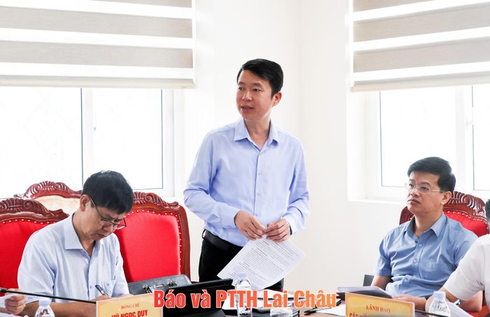 Lãnh đạo Sở Tài chính phát biểu tại phiên họp. 