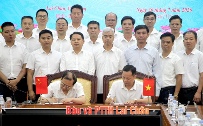 Hai bên ký kết biên bản hội đàm lần thứ 2.