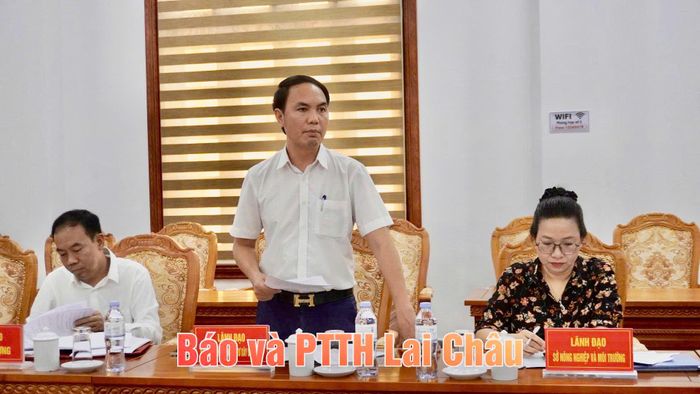 Giám đốc Ban Quản lý dự án đầu tư xây dựng tỉnh Nguyễn Quang Khoa (thành viên BCĐ tỉnh) phát biểu ý kiến.
