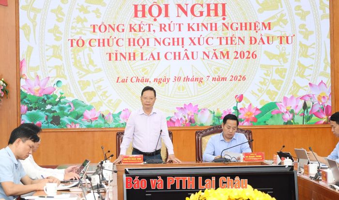 Đồng chí Nguyễn Ngọc Vinh – Phó Bí thư Tỉnh ủy, Chủ tịch Ủy ban MTTQ Việt Nam tỉnh phát biểu ý kiến tại hội nghị. 