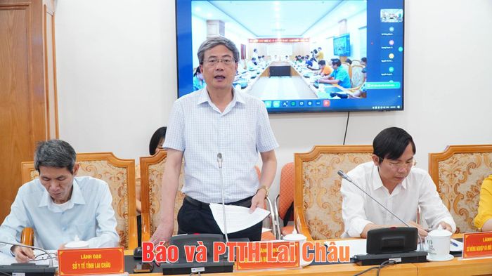  Đồng chí Mạc Quang Dũng - Giám đốc Sở Giáo dục và Đào tạo cung cấp thông tin tại buổi họp báo.