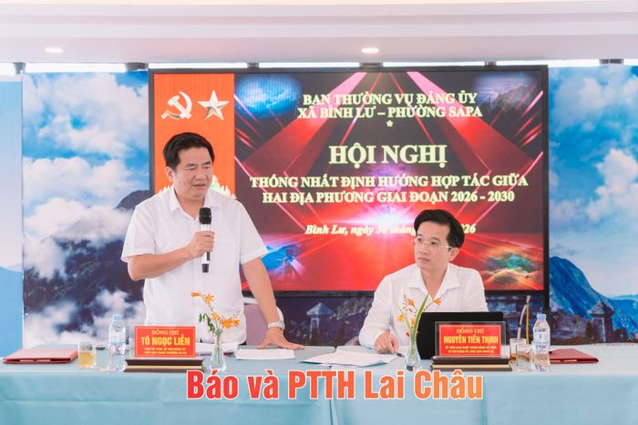 Đồng chí Tô Ngọc Liễn – Bí thư Đảng ủy, Chủ tịch UBND phường Sa Pa phát biểu tại hội nghị.