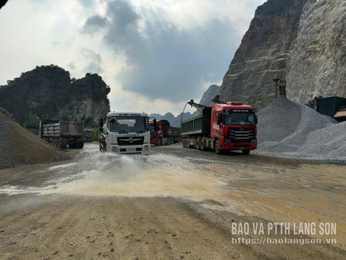 Công ty Cổ phần ACC-78 triển khai các biện pháp dập bụi trong khu vực chế biến