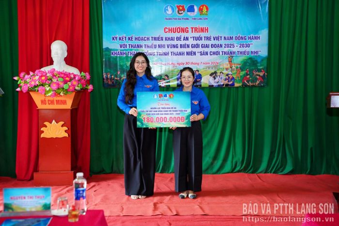 Thành đoàn Hải Phòng trao tặng nguồn lực hỗ trợ triển khai Đề án giai đoạn 2026 – 2030 cho xã Thụy Hùng
