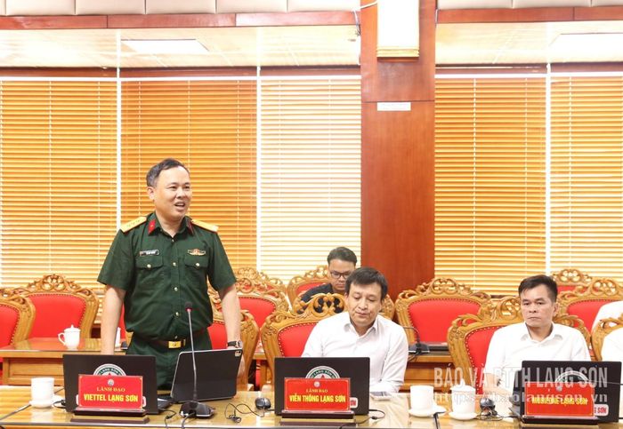 Lãnh đạo Viettel Lạng Sơn phát biểu ý kiến tại buổi làm việc