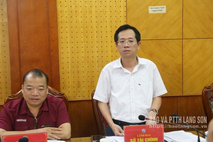 Lãnh đạo Sở Tài chính phát biểu thảo luận tại cuộc họp