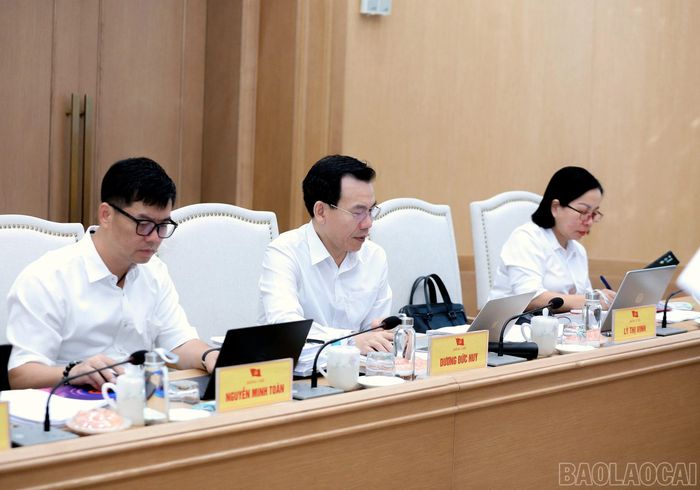 Các đại biểu dự hội nghị.