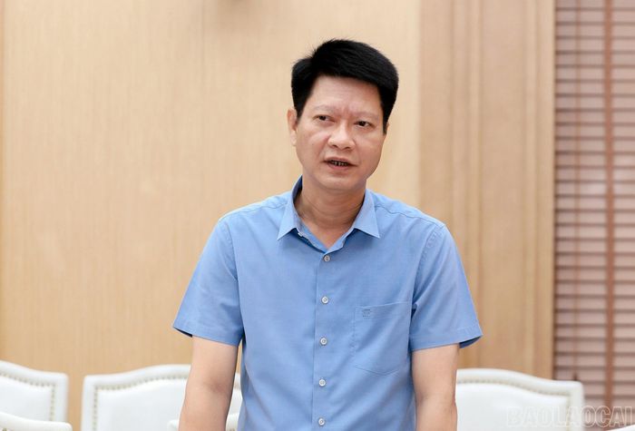 Các đồng chí Thường trực Tỉnh ủy phát biểu tại hội nghị.