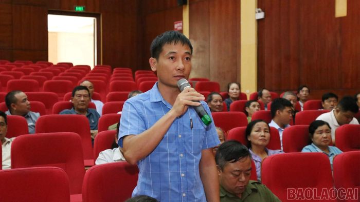 Người dân xã Bắc Hà phát biểu ý kiến, kiến nghị những vấn đề liên quan trực tiếp đến đời sống và phát triển kinh tế - xã hội địa phương.