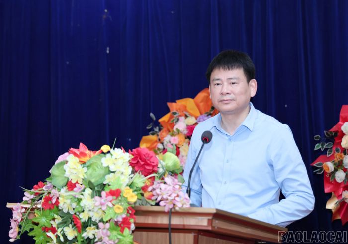 Đại diện đoàn khảo sát của Ban Tuyên giáo và Dân vận Trung ương phát biểu tại buổi khảo sát tại xã Yên Bình.