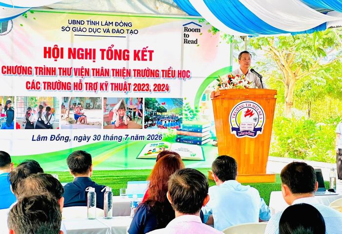 Đại diện Sở Giáo dục và Đào tạo Lâm Đồng phát biểu tại hội nghị