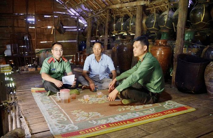 Công an xã Bảo Lâm 5 gặp gỡ người có uy tín trên địa bàn
