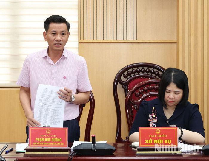 Lãnh đạo Chi nhánh Ngân hàng CSXH tỉnh phát biểu tại hội nghị.