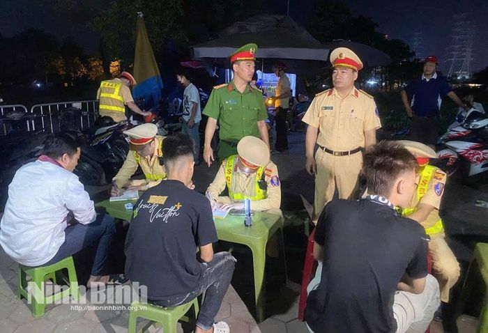 Lực lượng Cảnh sát giao thông Công an tỉnh chủ động phối hợp triển khai đồng bộ các giải pháp quyết liệt xử lý tình trạng thanh, thiếu niên vi phạm trật tự an toàn giao thông.