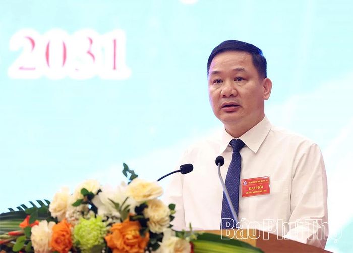 Đồng chí Nguyễn Mạnh Tuấn - Ủy viên Ban Chấp hành Hội Nhà báo Việt Nam, Chủ tịch Hội Nhà báo tỉnh Phú Thọ (lâm thời) phát biểu khai mạc phiên thứ nhất Đại hội.