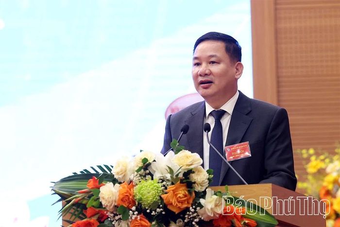 Đồng chí Nguyễn Mạnh Tuấn - Ủy viên Ban Chấp hành Hội Nhà báo Việt Nam, Phó Trưởng Ban Tuyên giáo và Dân vận Tỉnh ủy, Chủ tịch Hội Nhà báo tỉnh (lâm thời) phát biểu tại Đại hội.