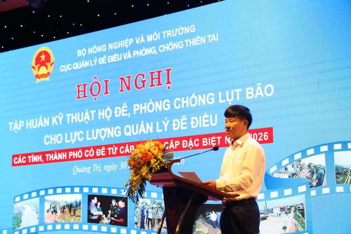 Đồng chí Phạm Đức Luận, Cục trưởng Cục Quản lý đê điều và phòng, chống thiên tai phát biểu khai mạc hội nghị - Ảnh: Q.V