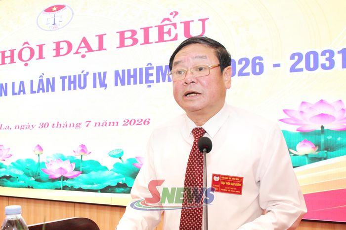 Đồng chí Vũ Đức Thuận, Phó Chủ tịch Mặt trận Tổ quốc Việt Nam tỉnh, Chủ tịch HND tỉnh Sơn La, phát biểu chỉ đạo Đại hội.