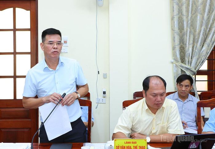 Lãnh đạo Sở Văn hóa, Thể thao và Du lịch phát biểu ý kiến.