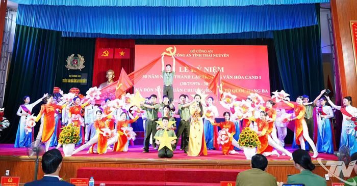 Một tiết mục văn nghệ tại buổi Lễ.