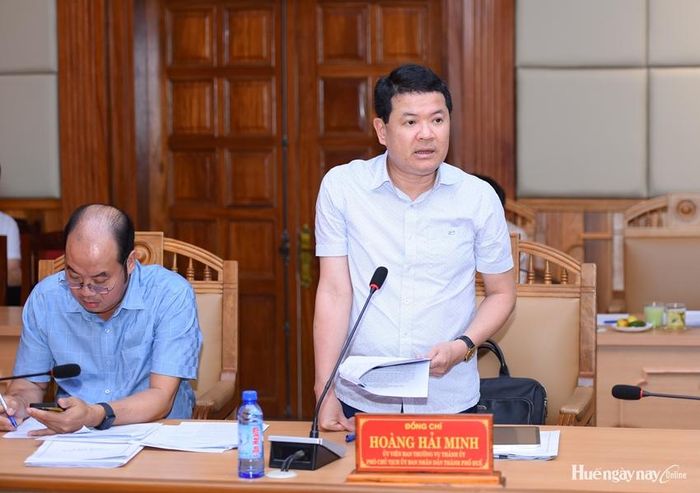  Đồng chí Hoàng Hải Minh, UVTV Thành ủy, Phó Chủ tịch Thường trực UBND thành phố phát biểu tại hội nghị.